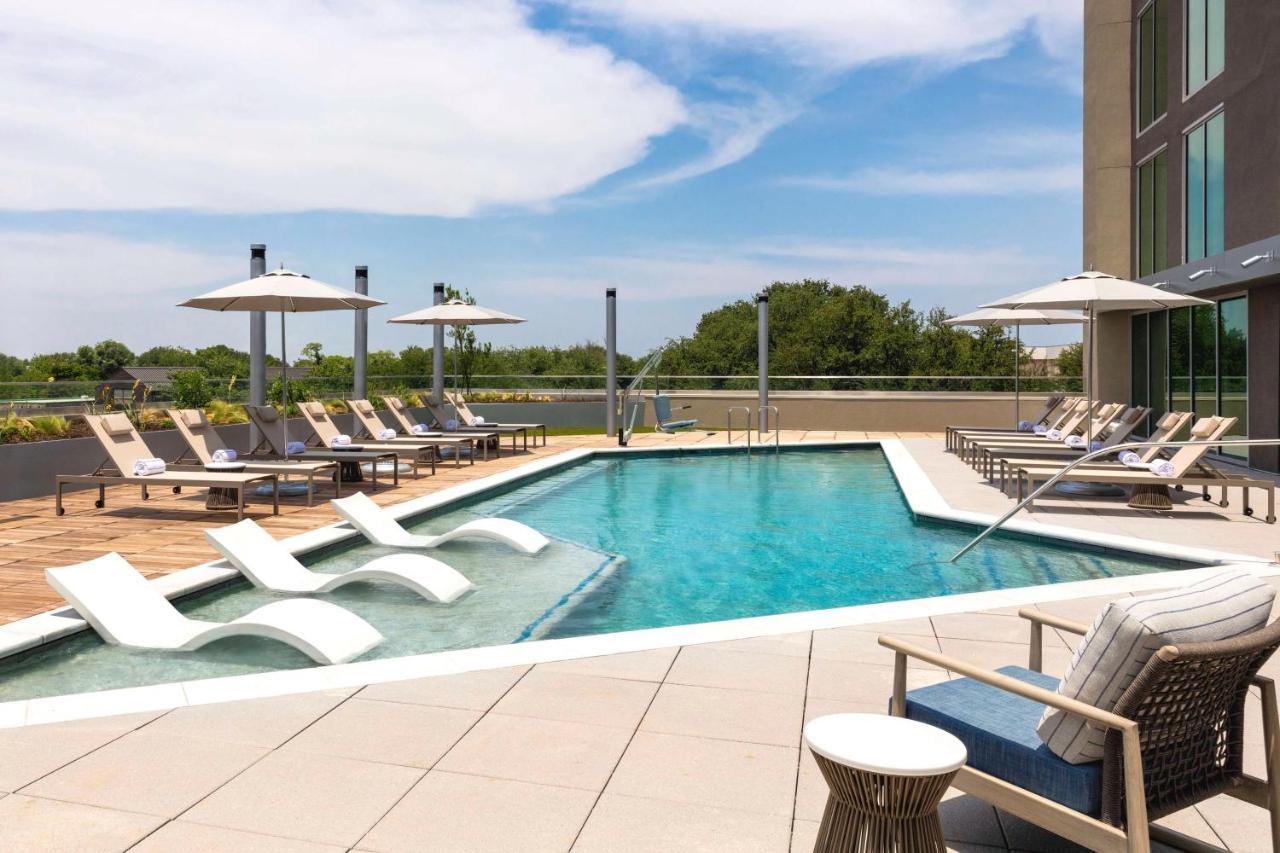 Doubletree By Hilton Downtown Convention Center Hotel 4*