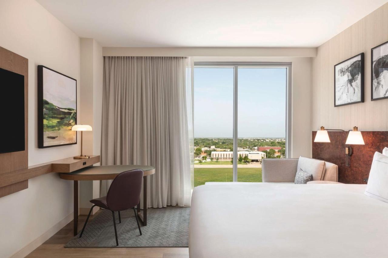 Doubletree By Hilton Downtown Convention Center 4*