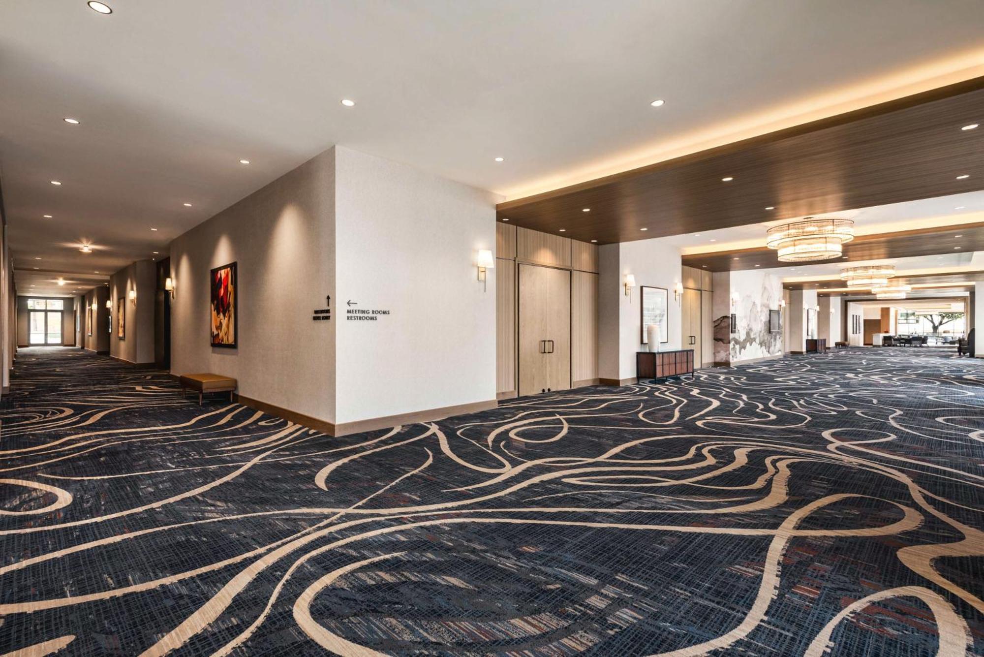 Hotel Doubletree By Hilton Downtown Convention Center 4*
