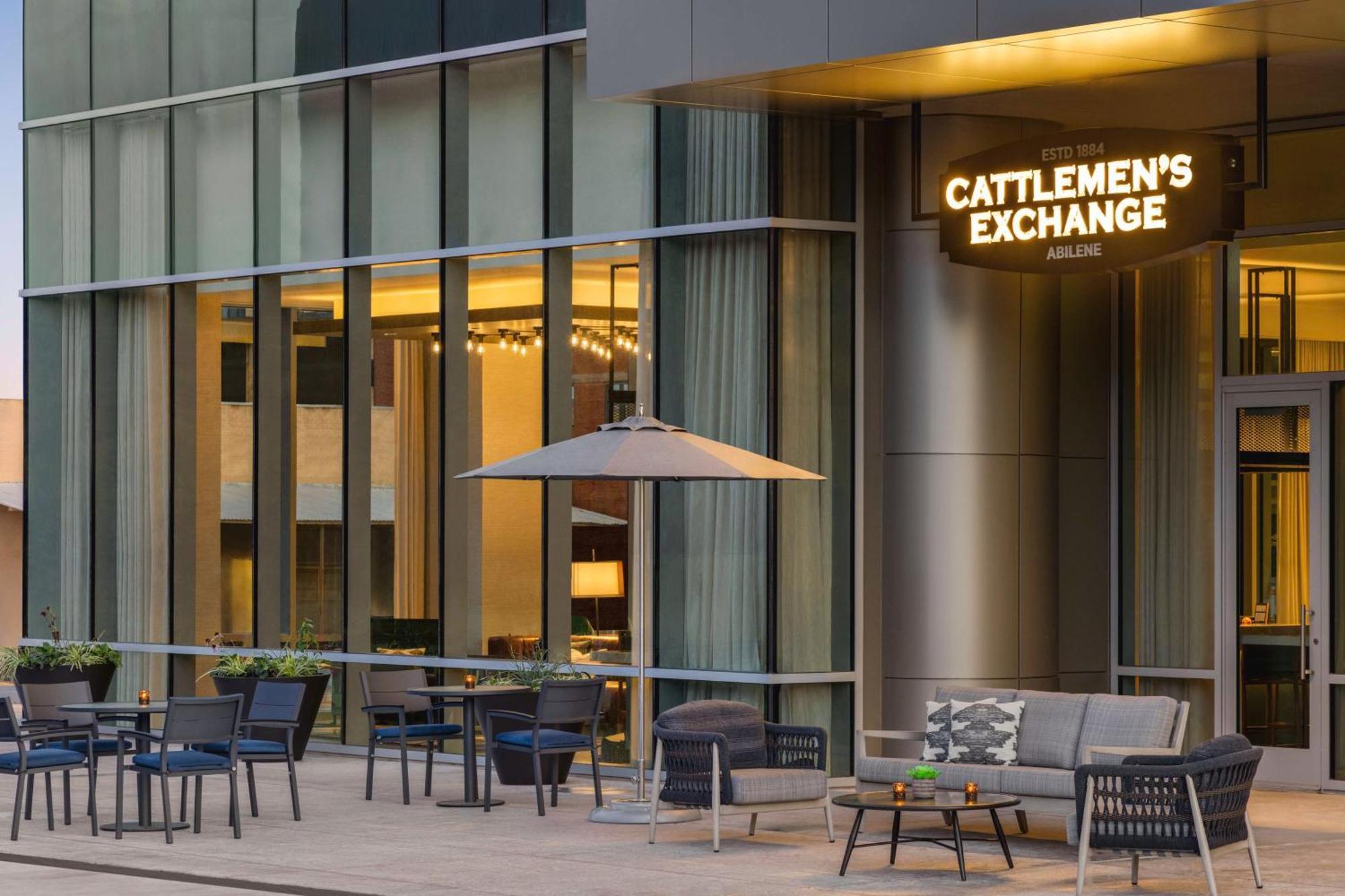 Doubletree By Hilton Downtown Convention Center 4*