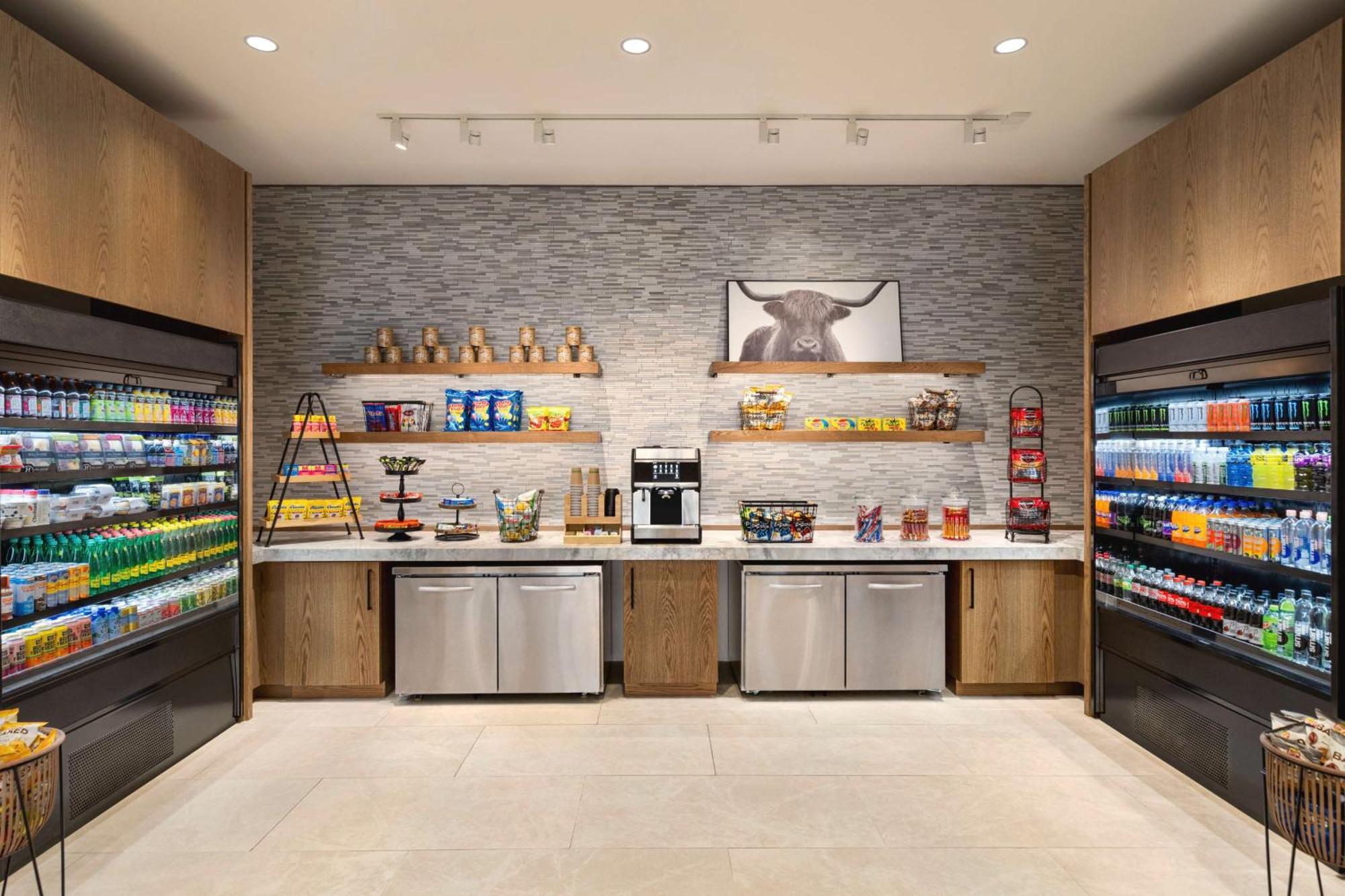 Doubletree By Hilton Downtown Convention Center Hotel 4*