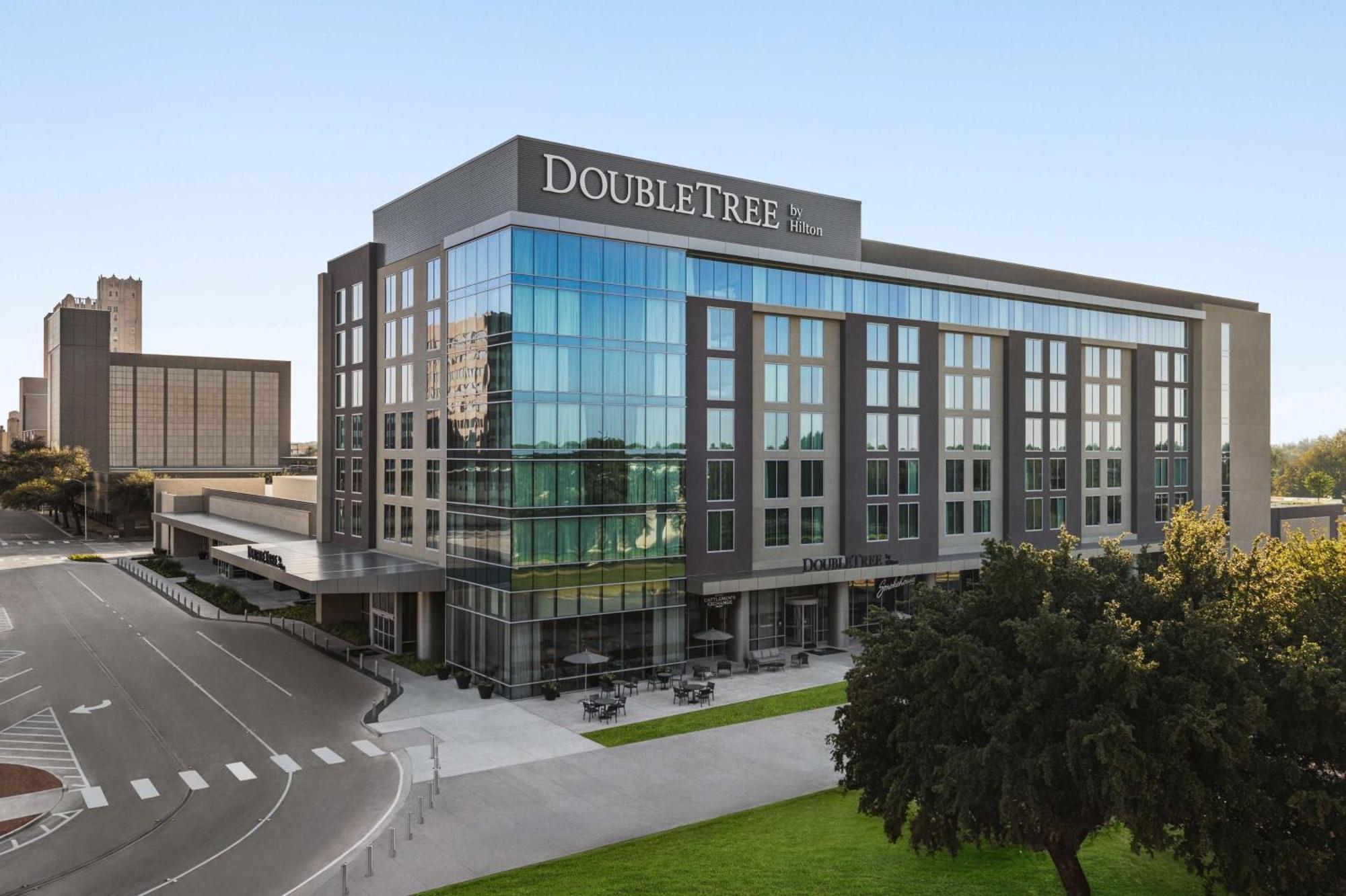 Doubletree By Hilton Downtown Convention Center Hotel